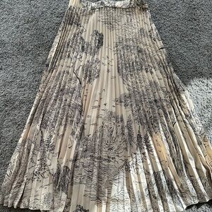 H & M Printed Pleated Midi Skirt